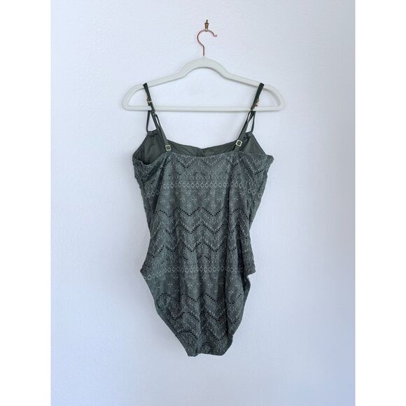 NWT La Blanca Women's Salt Eyelet One-Piece Swimsuit in Olive Green Size 12 - Picture 5 of 12